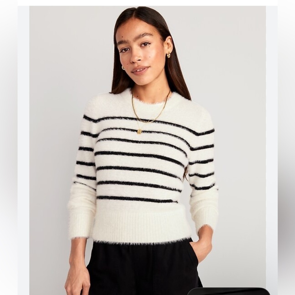 NWT Old Navy Eyelash Fuzzy Crew Neck Sweater Stripe Cream Black Size XL